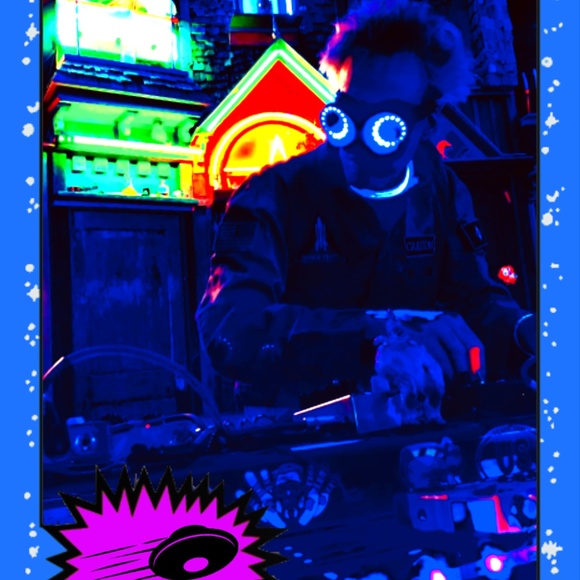 Meet your Posher, Daniel - Picture 2 of 3